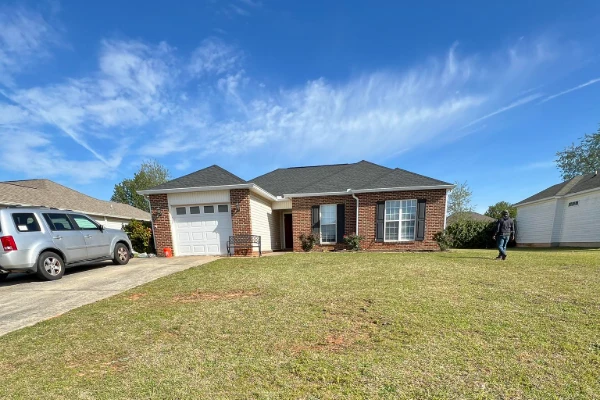 Professional landscaping contractor in Warner Robins, GA Professional landscaping contractor in Warner Robins, GA